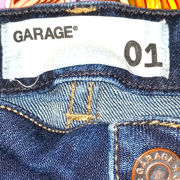 GUESS shorts - Picture 3 of 3